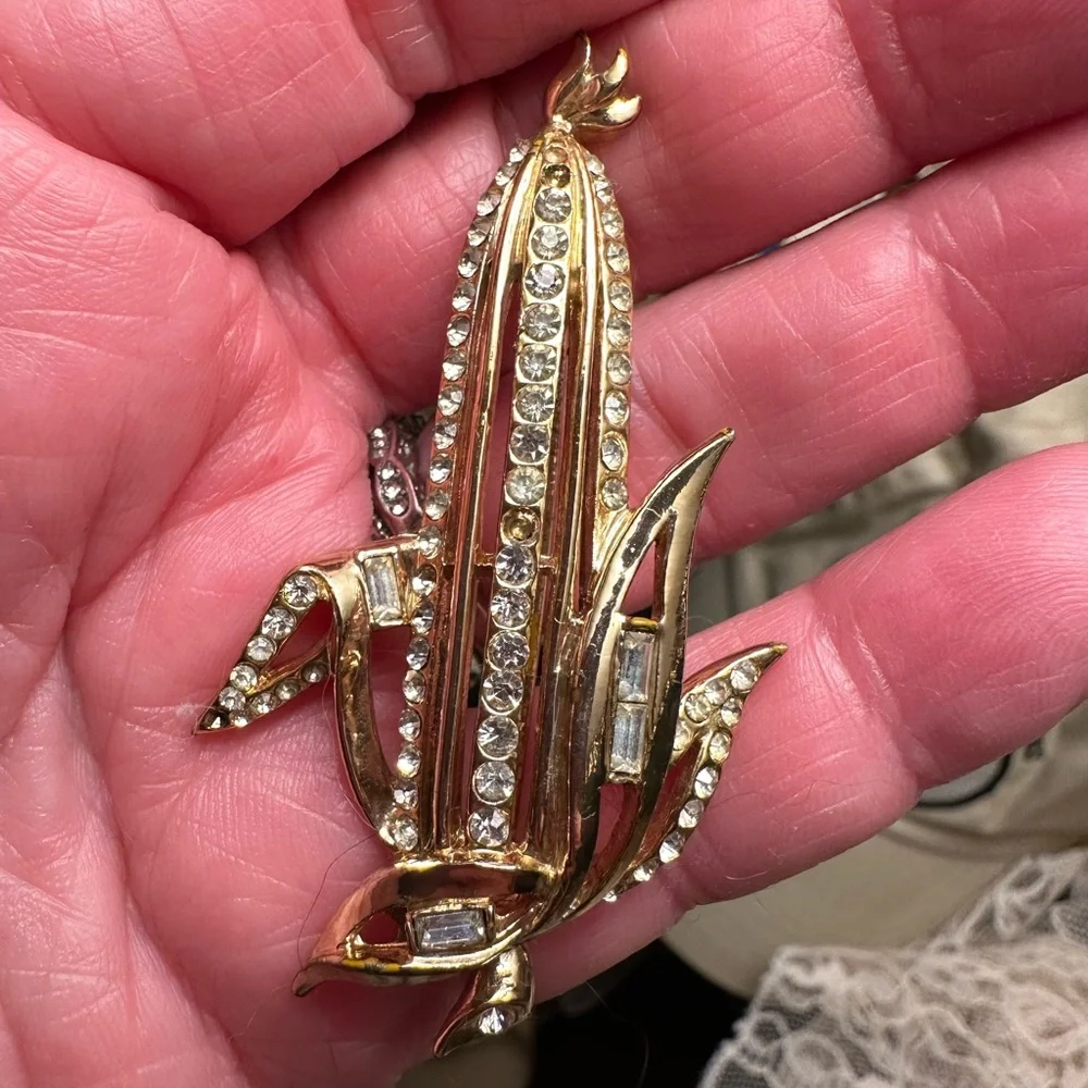 Gold Toned ⚠️ Faux Stones Corn Stalk Brooch Missing a few stones unsigned